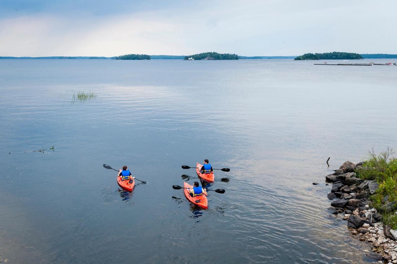 Taboo Muskoka Hotel Gravenhurst Exterior foto