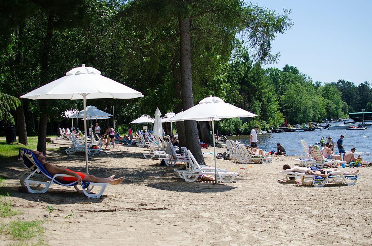 Taboo Muskoka Hotel Gravenhurst Exterior foto