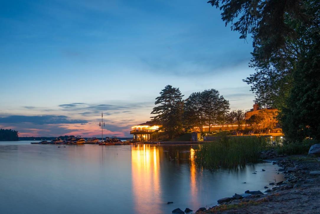 Taboo Muskoka Hotel Gravenhurst Exterior foto